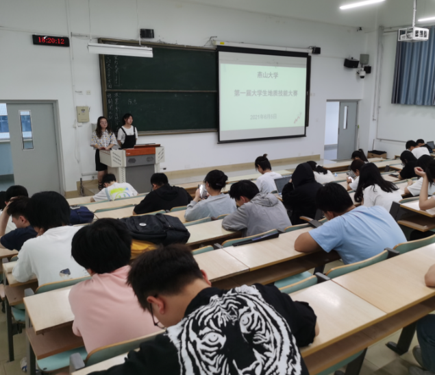 数字化素养跨学科才能有机融合增设人工智能等新式课程