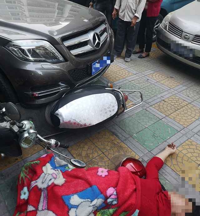 汕头奔驰司机口角后撞倒女子致其多处受伤！