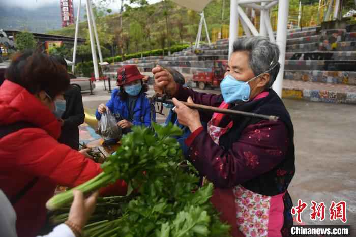 重庆景区开设特别集市 农旅融合助力脱贫攻坚