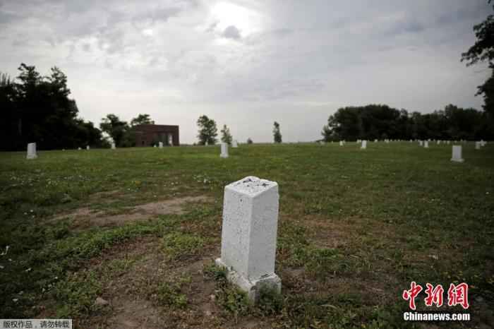 纽约殡葬业不堪重负 无人认领的死者将葬在哈特岛